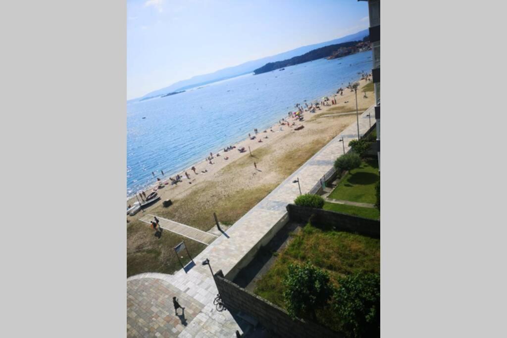 Precioso Apartamento En Primera Linea De Playa فيلاغارثيا دي أروزا المظهر الخارجي الصورة